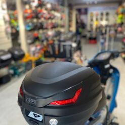 thung sau givi b27nx 27l 14