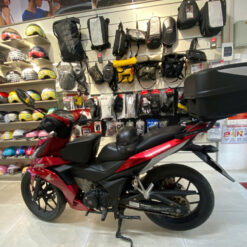 thung sau givi b32 bold 32l 04