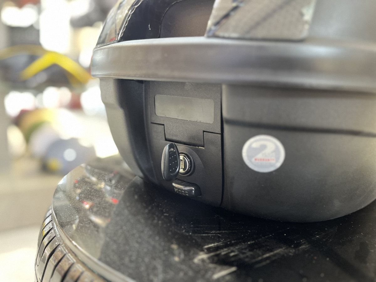 thung givi e260n2x classic 003