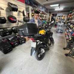 thung sau givi e20n classic 39l 05