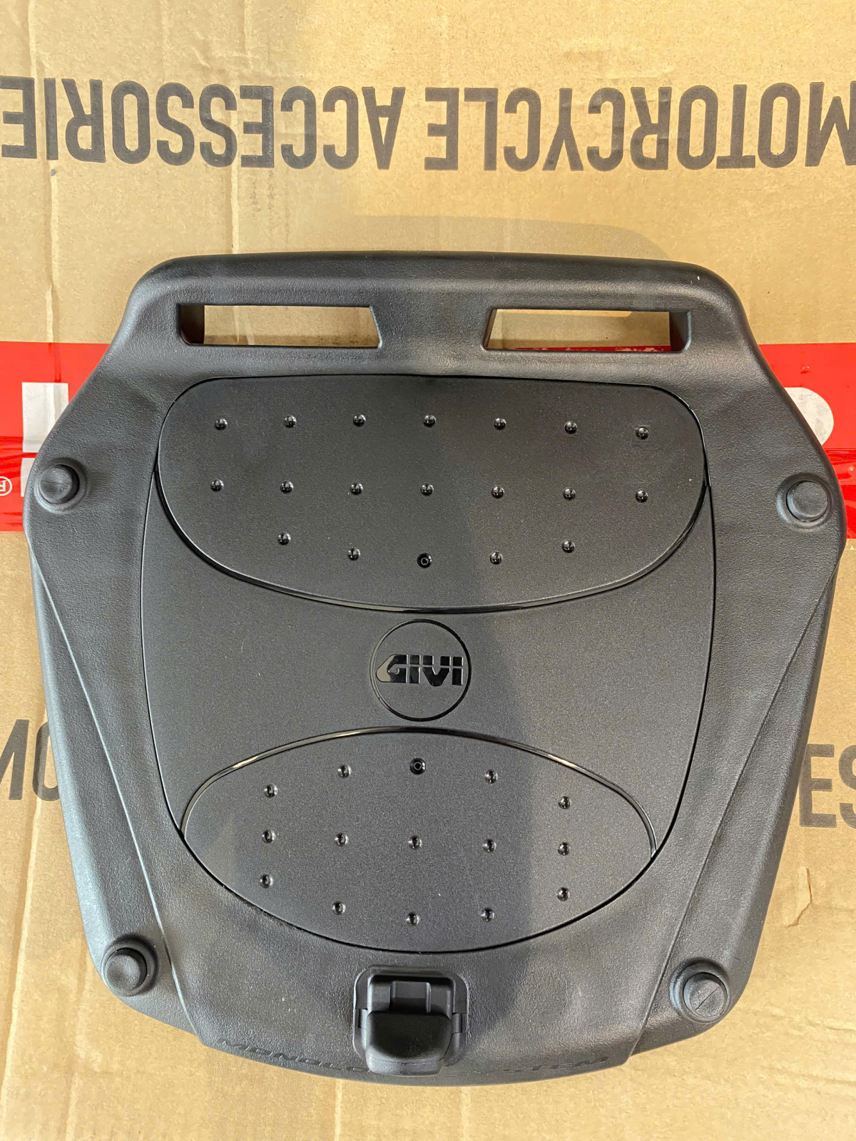 de nhua givi mp70n 02