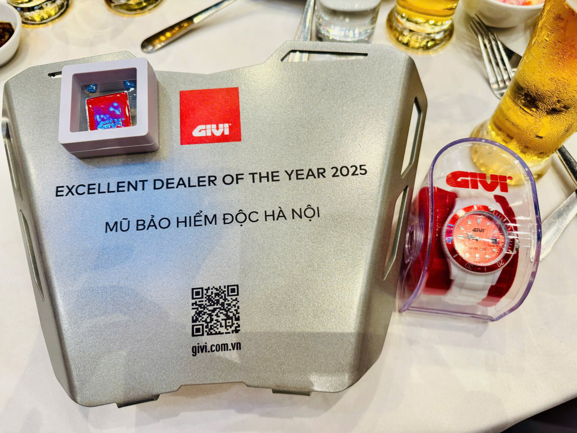 mu bao hiem doc tham du dealer meeting 2025 cung givi 17